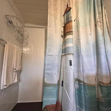Lüttje Koje - Ferienhaus direkt am Deich und dem Meer dahinter-2